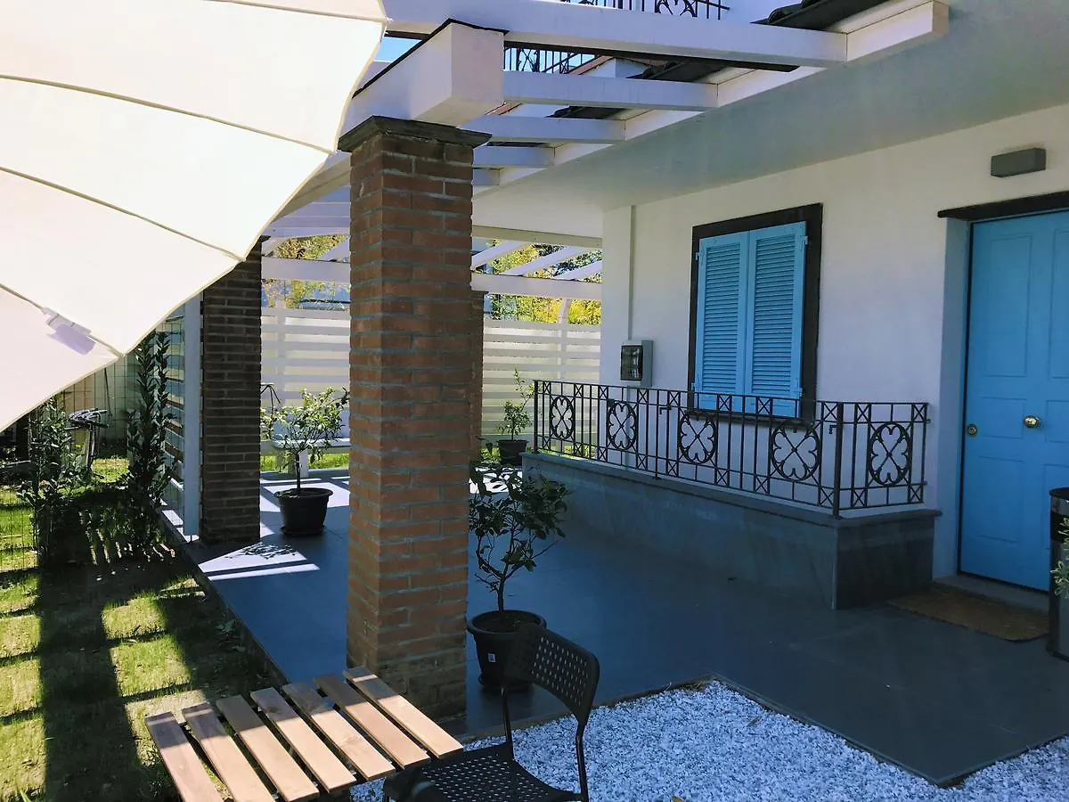 Cytrus Rooms Marina di Massa Bed & Breakfast