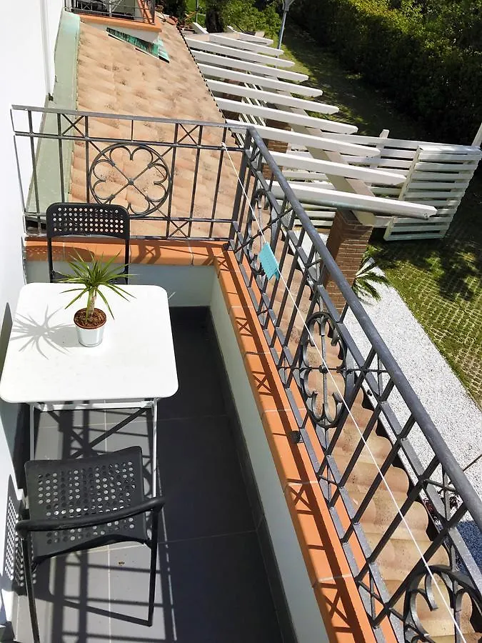 Bed & Breakfast Cytrus Rooms Marina di Massa Italy